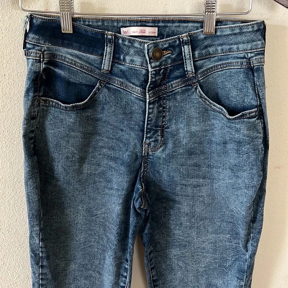 2/$25 SO High Rise Curvy Jeggings - Picture 3 of 11